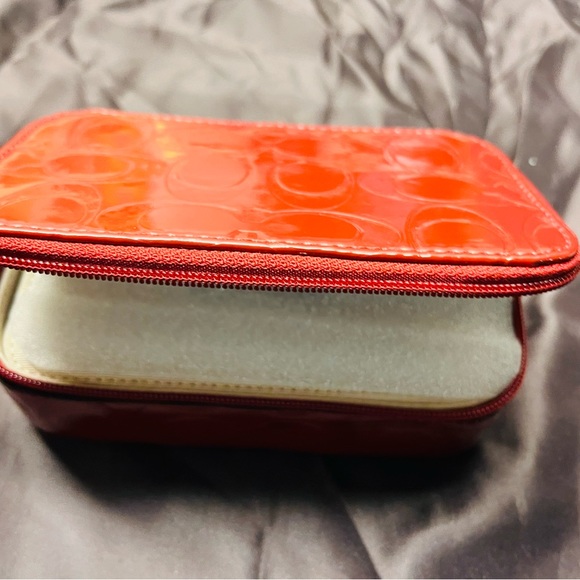 NWT! Red patent leather travel jewelry case - Picture 3 of 8